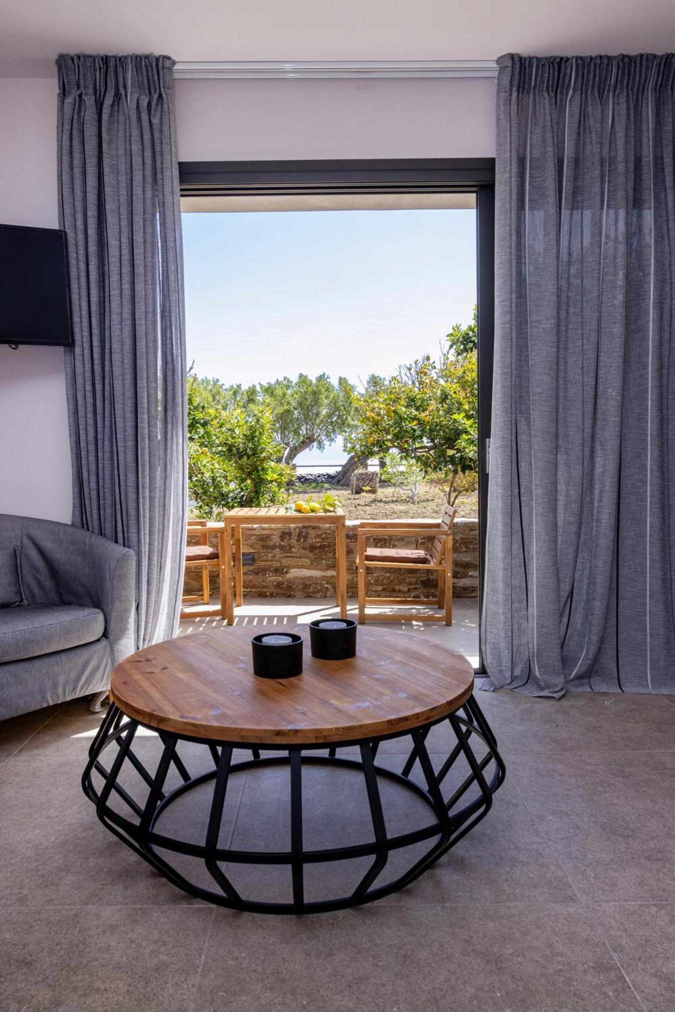 Unforgettable Tinos Complex Apartment