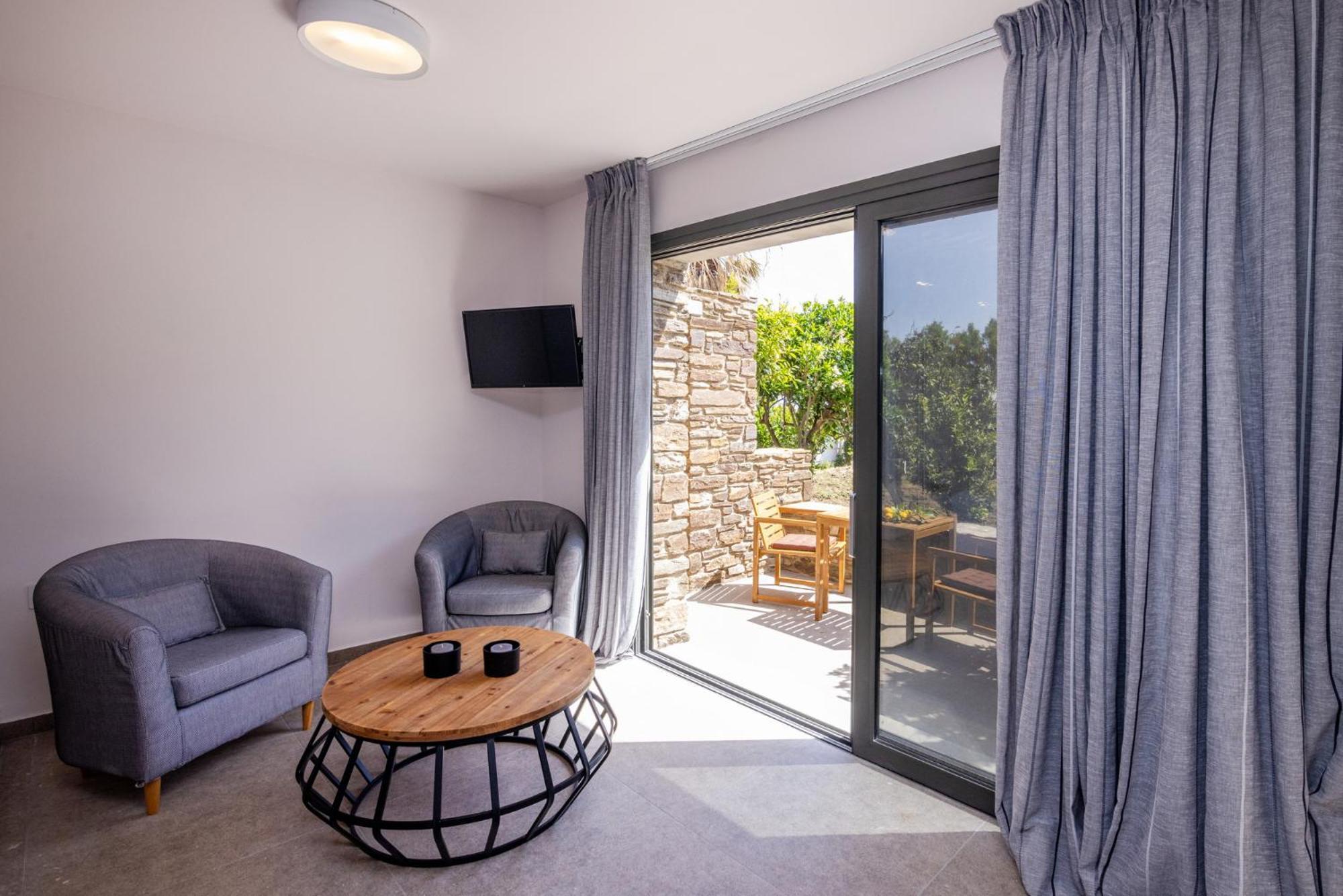 Unforgettable Tinos Complex *